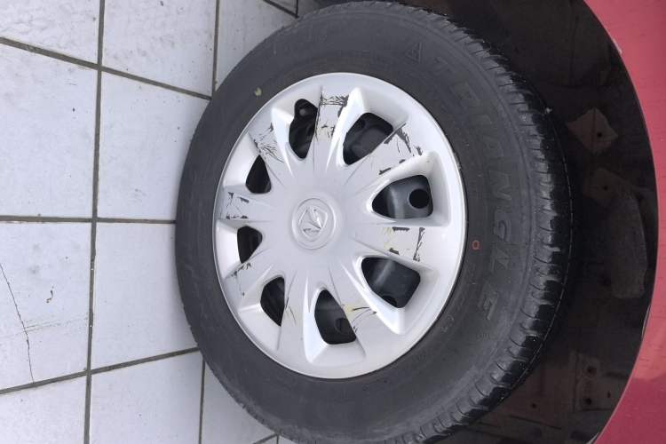 Used BAIC Weiwang M20 2014 1.5L practical type BJ415A Left Front Wheel Hub
