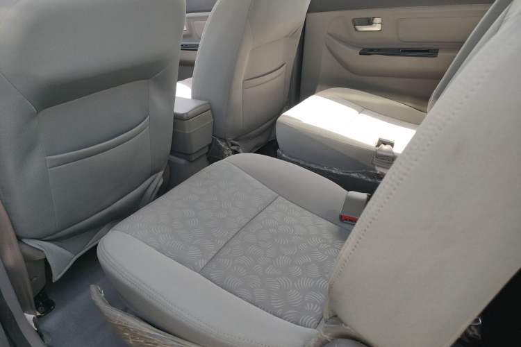Used BAIC Weiwang M20 2014 1.5L Basic Version DAM15DL Left Rear Seat