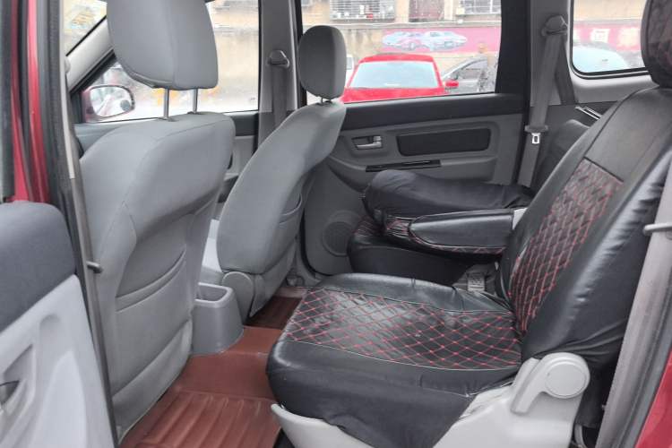 Used BAIC Weiwang M20 2014 1.5L practical type BJ415A Left Rear Seat