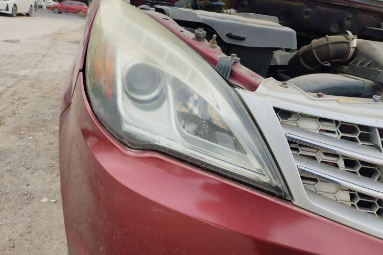 Used BAIC Weiwang M20 2014 1.5L practical type BJ415A Right Front Headlight