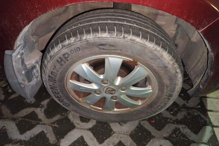 Used BAIC Weiwang M20 2014 1.5L Basic Version DAM15DL Right Front Wheel Hub