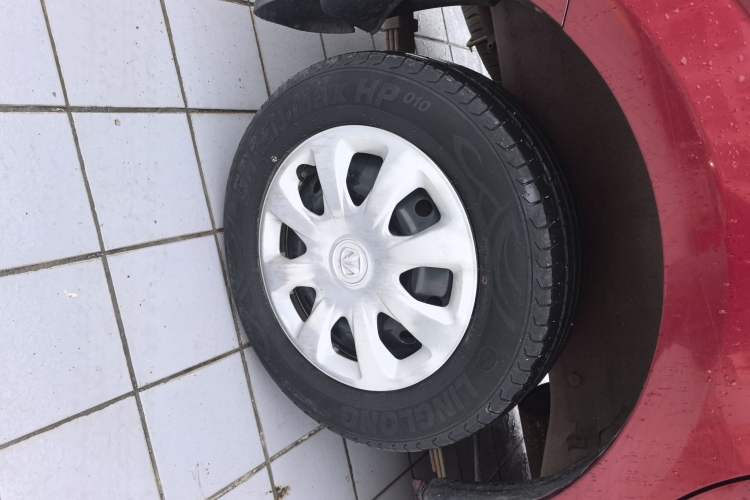 Used BAIC Weiwang M20 2014 1.5L practical type BJ415A Right Rear Wheel Hub