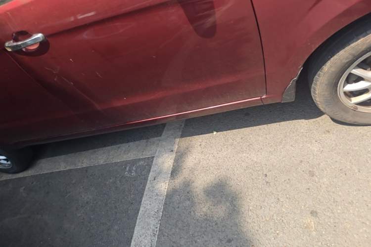 Used BAIC Weiwang M20 2014 1.5L Comfort version DAM15DL Right Side Sill