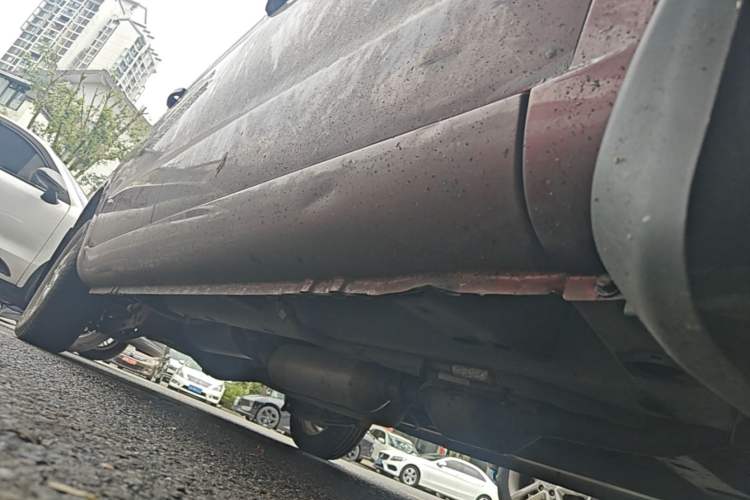Used BAIC Weiwang M20 2014 1.5L Comfort Version BJ415B Right Side Sill