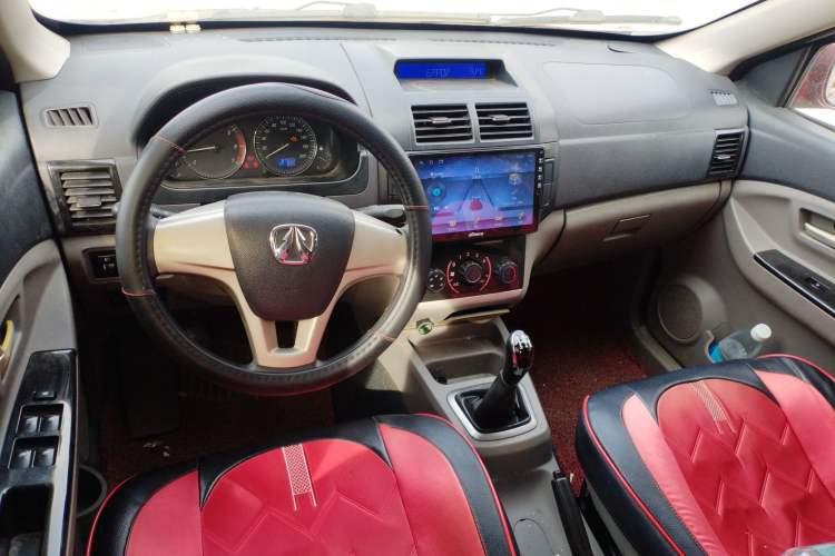 Used BAIC Weiwang M20 2014 1.5L practical type BJ415A Steering Wheel