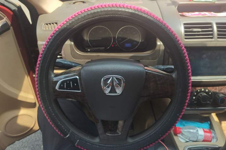 Used BAIC Weiwang M20 2014 1.5L Comfort version DAM15DL Steering Wheel