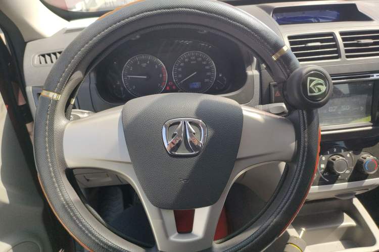 Used BAIC Weiwang M20 2014 1.5L Basic Version DAM15DL Steering Wheel