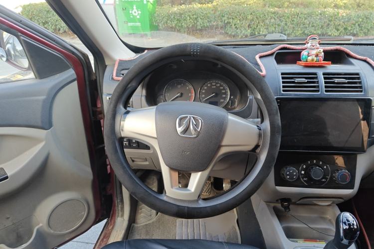 Used BAIC Weiwang M20 2014 1.5L practical type BJ415A Steering Wheel