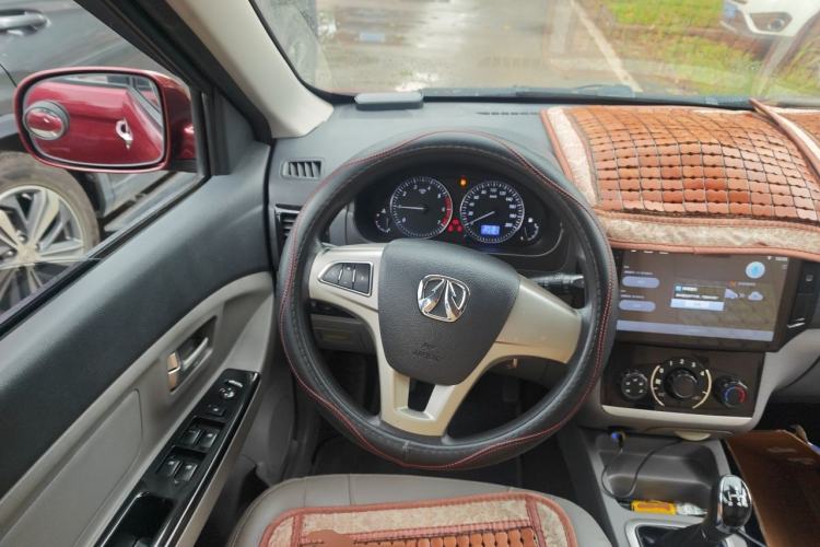 Used BAIC Weiwang M20 2014 1.5L Ultra-Luxury BJ415B Steering Wheel