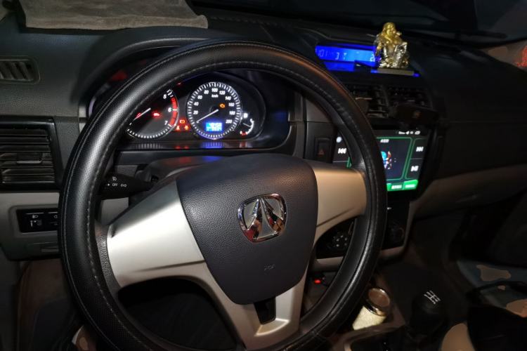 Used BAIC Weiwang M20 2014 1.5L practical type BJ415A Steering Wheel