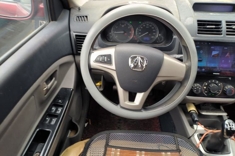 Used BAIC Weiwang M20 2014 1.5L Comfort Version BJ415B Steering Wheel