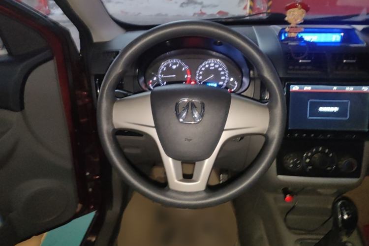 Used BAIC Weiwang M20 2014 1.5L practical type BJ415A Steering Wheel