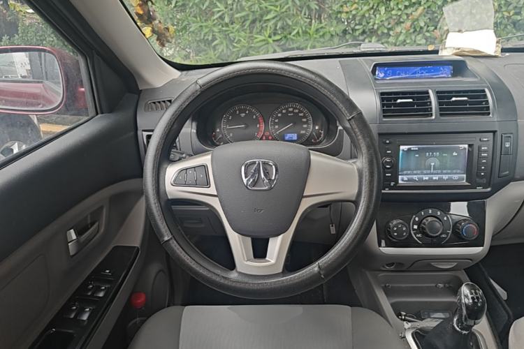 Used BAIC Weiwang M20 2014 1.5L Comfort Version BJ415B Steering Wheel