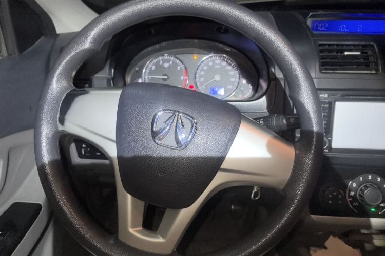 Used BAIC Weiwang M20 2014 1.5L practical type BJ415A Steering Wheel