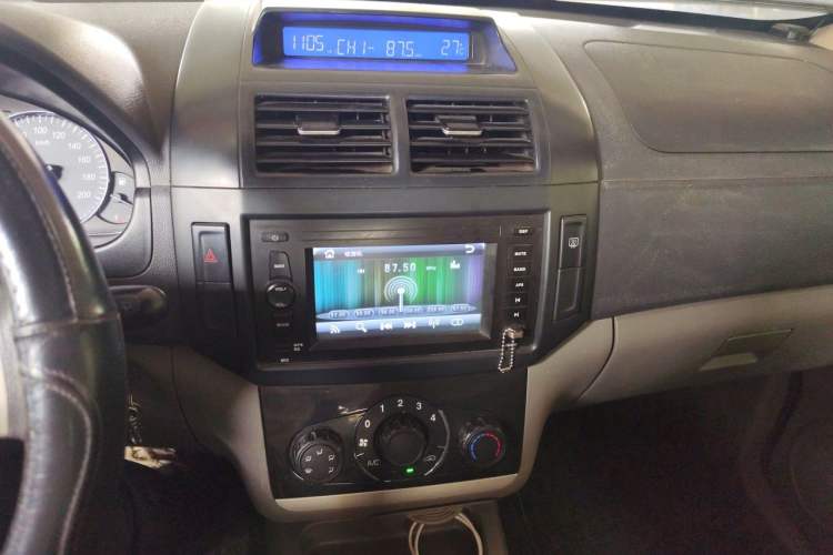 Used BAIC Weiwang M20 2014 1.5L Luxury Version BJ415B Audio And AC Panel
