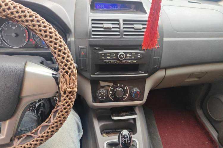 Used BAIC Weiwang M20 2014 1.5L practical type BJ415A Audio And AC Panel