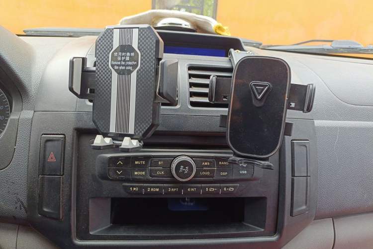 Used BAIC Weiwang M20 2014 1.5L Basic Version BJ415B Audio And AC Panel