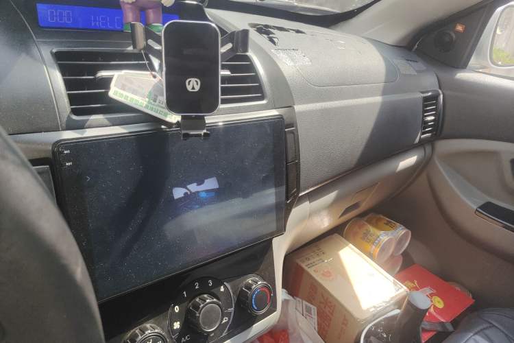 Used BAIC Weiwang M20 2014 1.5L practical type BJ415A Audio And AC Panel