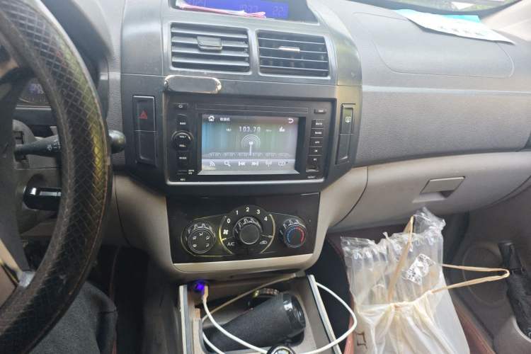 Used BAIC Weiwang M20 2014 1.5L Comfort Version BJ415B Audio And AC Panel