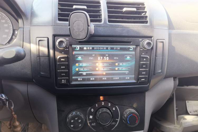 Used BAIC Weiwang M20 2014 1.5L practical type BJ415A Audio And AC Panel