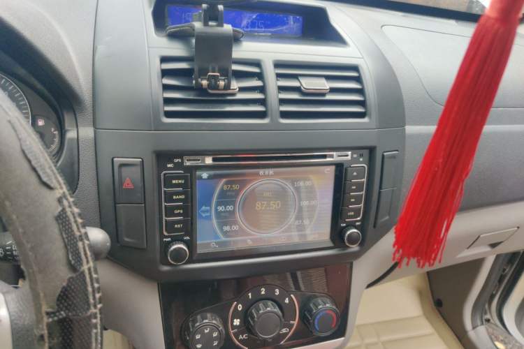 Used BAIC Weiwang M20 2014 1.5L practical type BJ415A Audio And AC Panel