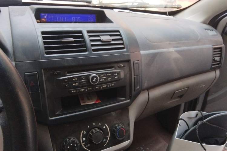 Used BAIC Weiwang M20 2014 1.5L practical type BJ415A Audio And AC Panel