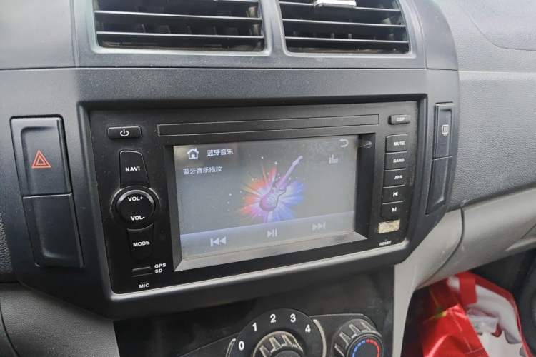 Used BAIC Weiwang M20 2014 1.5L Comfort Version BJ415B Audio And AC Panel