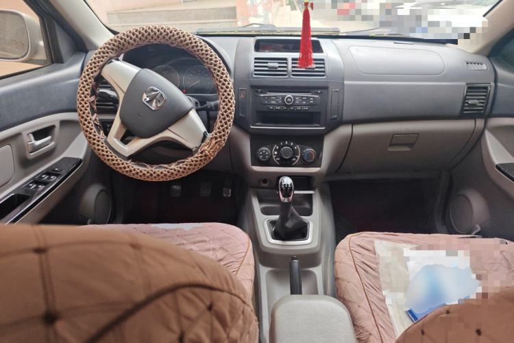 Used BAIC Weiwang M20 2014 1.5L practical type BJ415A Center Console
