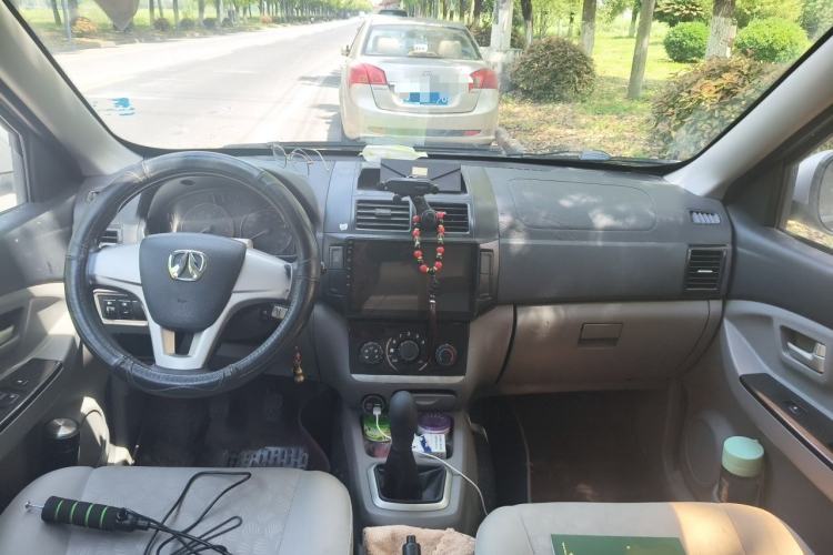 Used BAIC Weiwang M20 2014 1.5L practical type BJ415A Center Console