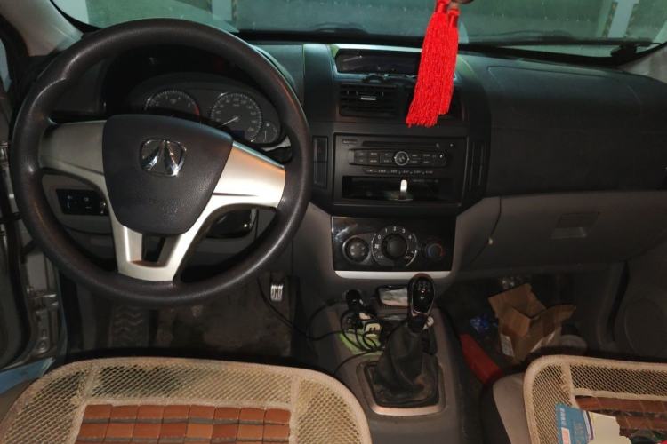 Used BAIC Weiwang M20 2014 1.5L practical type BJ415A Center Console