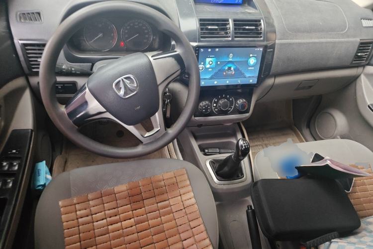 Used BAIC Weiwang M20 2014 1.5L practical type BJ415A Center Console