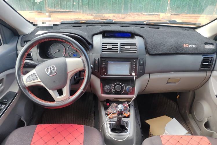 Used BAIC Weiwang M20 2014 1.5L Comfort Version BJ415B Center Console
