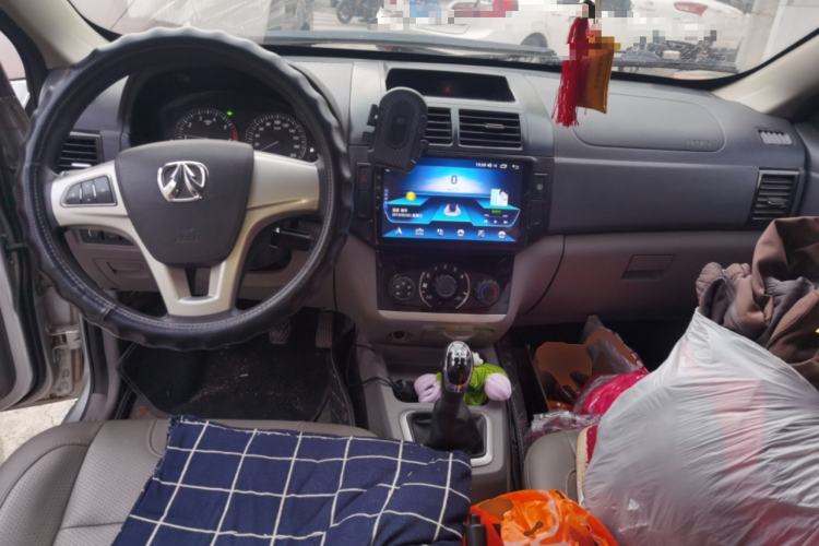 Used BAIC Weiwang M20 2014 1.5L Ultra-Luxury BJ415B Center Console