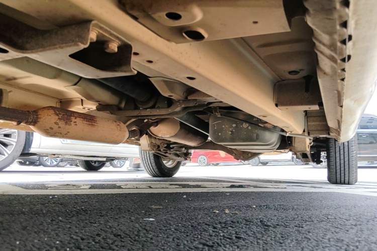 Used BAIC Weiwang M20 2014 1.5L Luxury DAM15DL Chassis Front Left