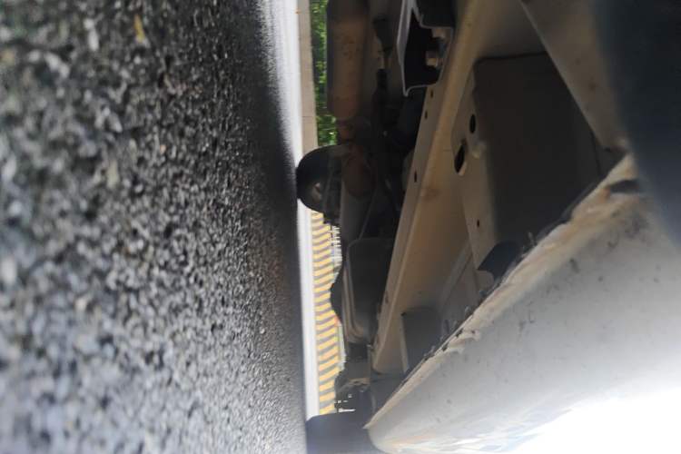 Used BAIC Weiwang M20 2014 1.5L Comfort Version BJ415B Chassis Front Left