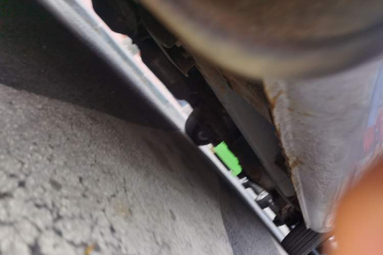 Used BAIC Weiwang M20 2014 1.5L Ultra-Luxury BJ415B Chassis Front Left