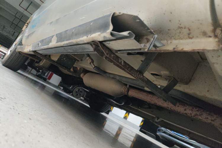 Used BAIC Weiwang M20 2014 1.5L Basic Version DAM15DL Chassis Front Right