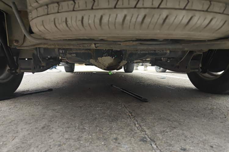 Used BAIC Weiwang M20 2014 1.5L Comfort Version BJ415B Chassis Rear