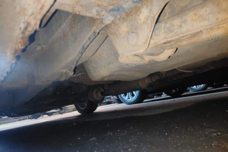 Used BAIC Weiwang M20 2014 1.5L Ultra-Luxury BJ415B Chassis Rear Left