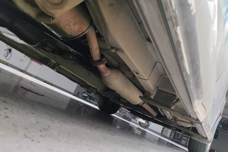 Used BAIC Weiwang M20 2014 1.5L Basic Version DAM15DL Chassis Rear Right
