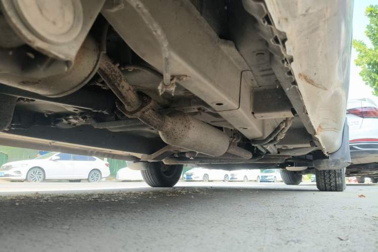 Used BAIC Weiwang M20 2014 1.5L practical type BJ415A Chassis Rear Right