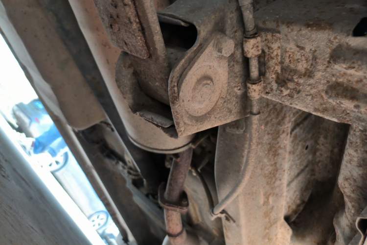 Used BAIC Weiwang M20 2014 1.5L practical type BJ415A Chassis Rear Right