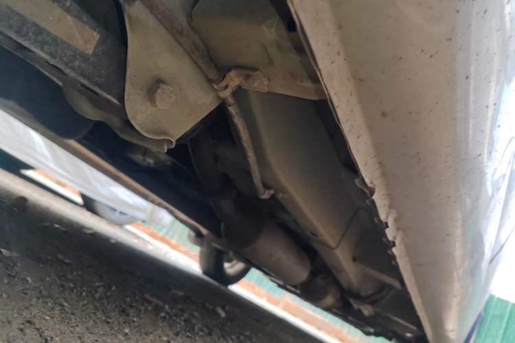 Used BAIC Weiwang M20 2014 1.5L Comfort Version BJ415B Chassis Rear Right