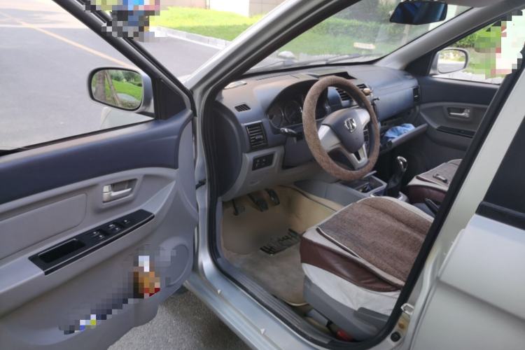 Used BAIC Weiwang M20 2014 1.5L practical type BJ415A Driver Seat