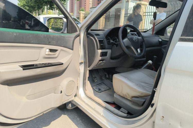 Used BAIC Weiwang M20 2014 1.5L practical type BJ415A Driver Seat