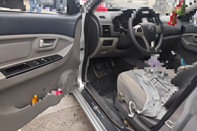 Used BAIC Weiwang M20 2014 1.5L Comfort Version BJ415B Driver Seat