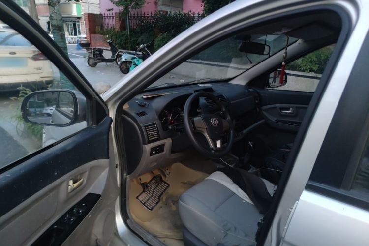 Used BAIC Weiwang M20 2014 1.5L practical type BJ415A Driver Seat