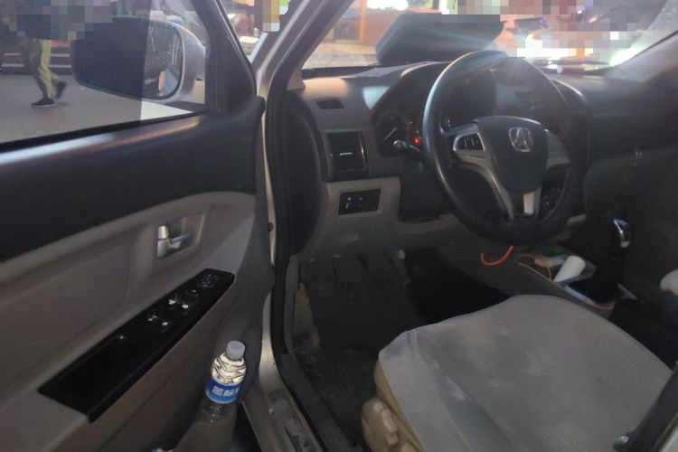 Used BAIC Weiwang M20 2014 1.5L Ultra-Luxury BJ415B Driver Seat