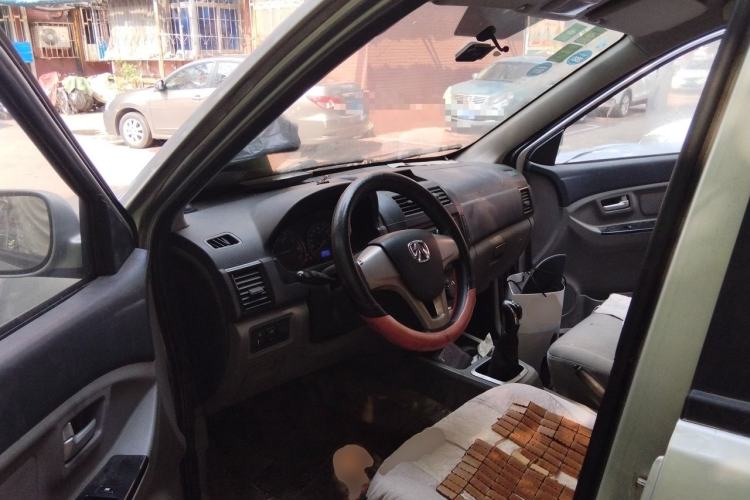 Used BAIC Weiwang M20 2014 1.5L practical type BJ415A Driver Seat