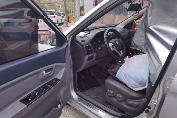 Used BAIC Weiwang M20 2014 1.5L Ultra-Luxury BJ415B Driver Seat
